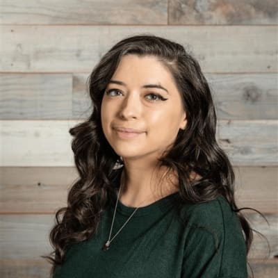 Isabella Oakes headshot