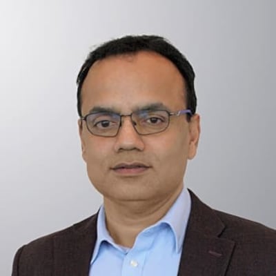 Raj Sethuraman headshot