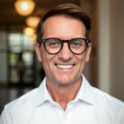 headshot of Lance