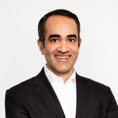 Mark Fariborz headshot